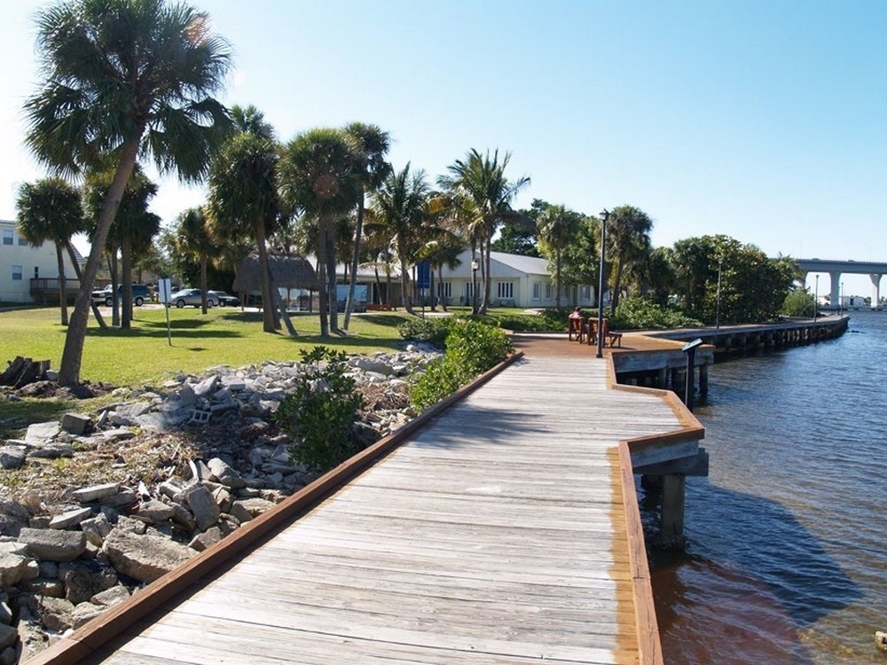 downtown-stuart-boardwalk